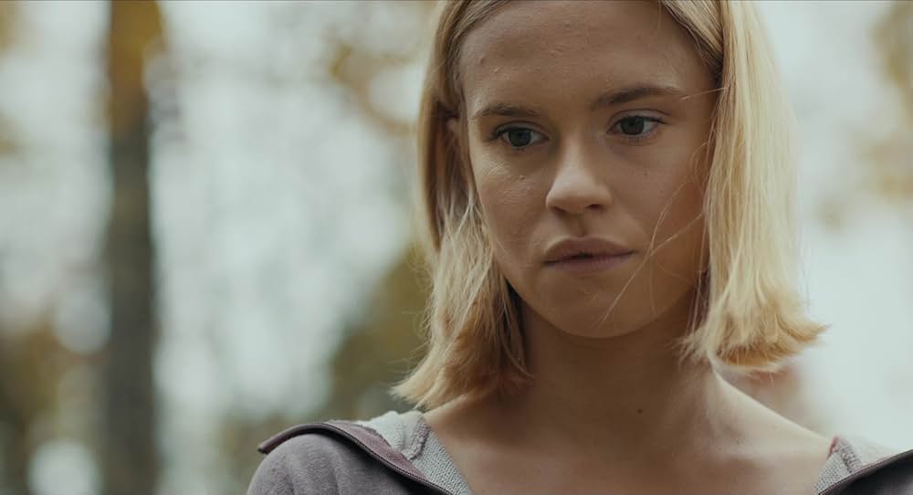 What Lies Below（原題）の画像