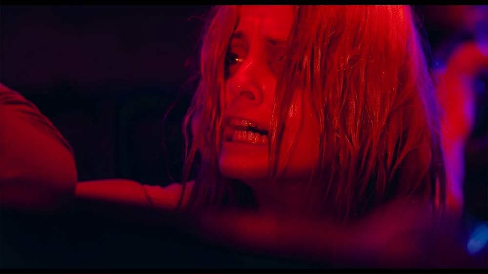 What Lies Below（原題）の画像