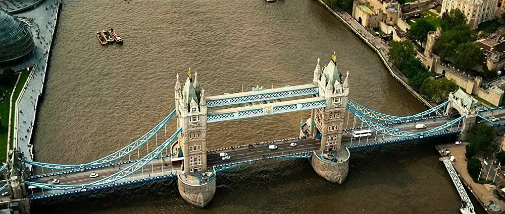 タイムトラベラーの系譜 サファイア・ブルーの画像