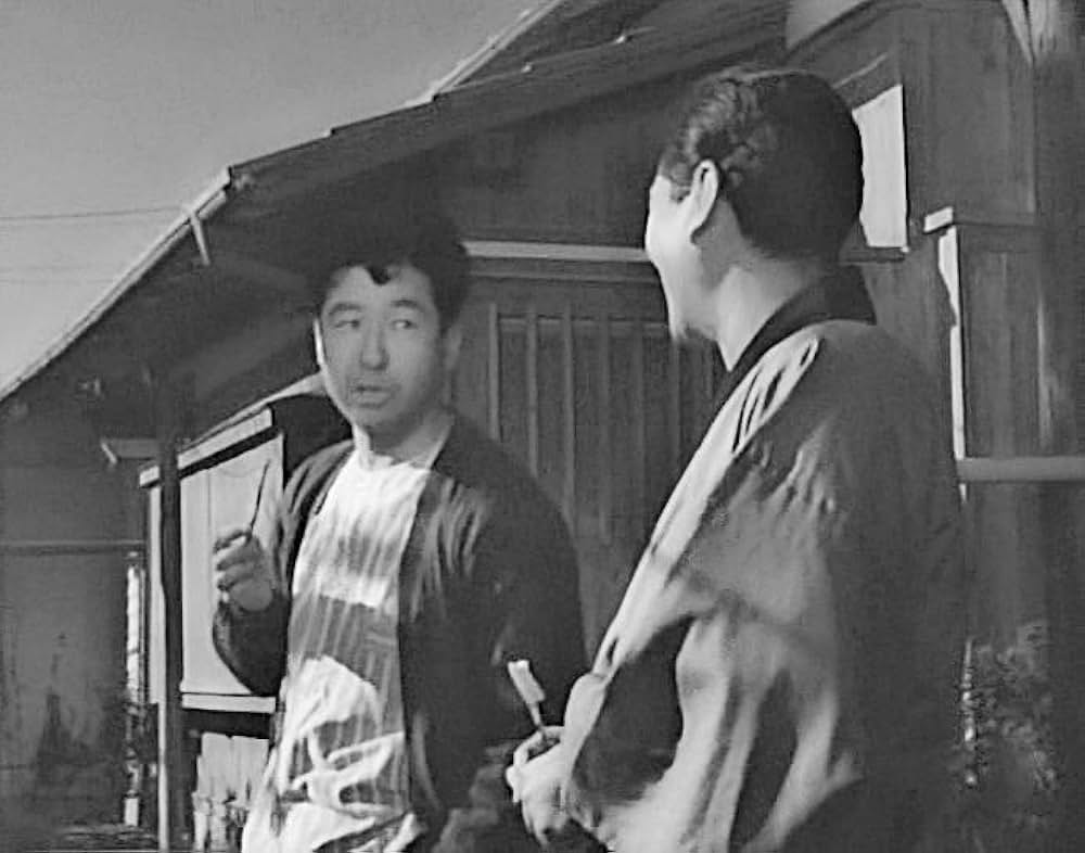 朝の並木路の画像