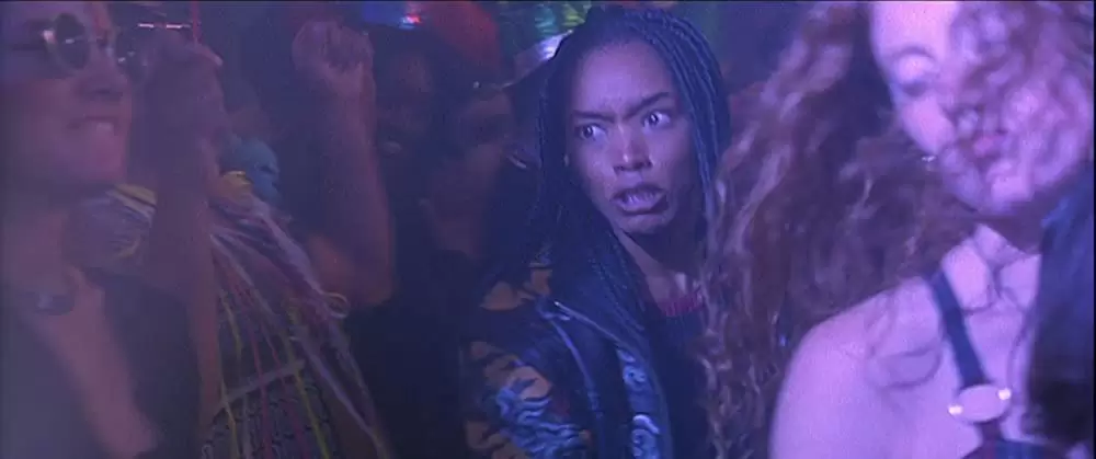 「ストレンジ・デイズ／1999年12月31日」アンジェラ・バセットの画像