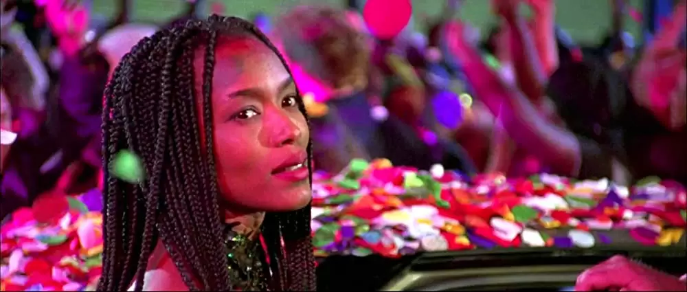 「ストレンジ・デイズ／1999年12月31日」アンジェラ・バセットの画像