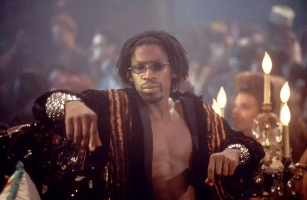 「ストレンジ・デイズ／1999年12月31日」グレン・プラマーの画像