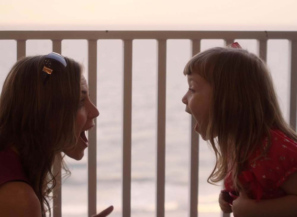 青い眼のブロンド少女の写真