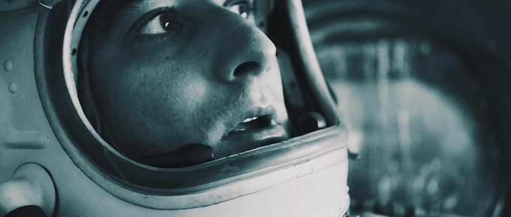 神の宇宙飛行士の画像