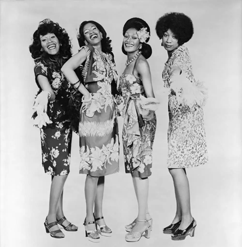 「オーバー・ザ・ブルー・スカイ」ベルル・バーテンスの画像