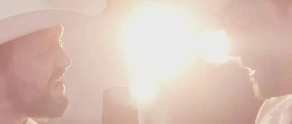 オーバー・ザ・ブルー・スカイの画像