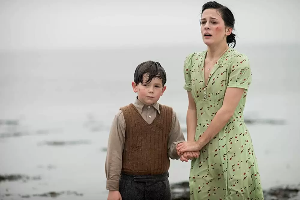 「ウーマン・イン・ブラック2 死の天使」オークリー・ぺンダーガスト & フィービー・フォックスの画像