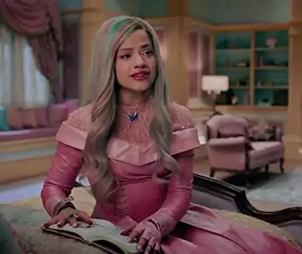 「ディセンダント３」サラ・ジェフリーの画像