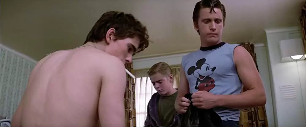 「アウトサイダー」マット・ディロン & エミリオ・エステベス & C・トーマス・ハウエルの画像