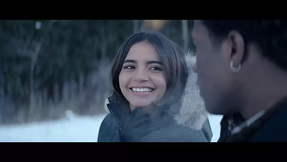 「クリスマスに降る雪は」シャメイク・ムーア & イザベラ・メルセドの画像