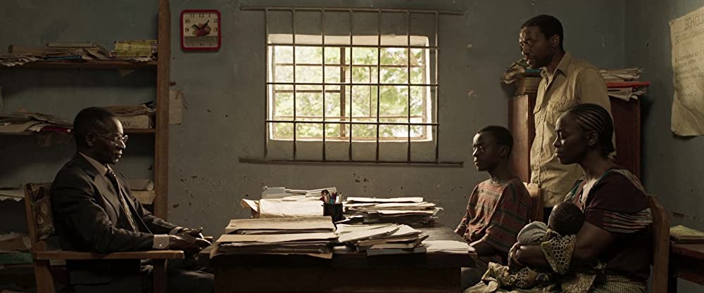 風をつかまえた少年の画像