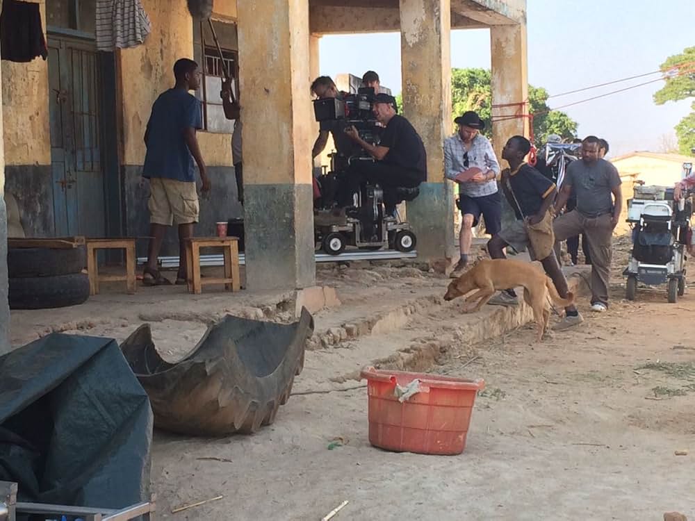 風をつかまえた少年の画像