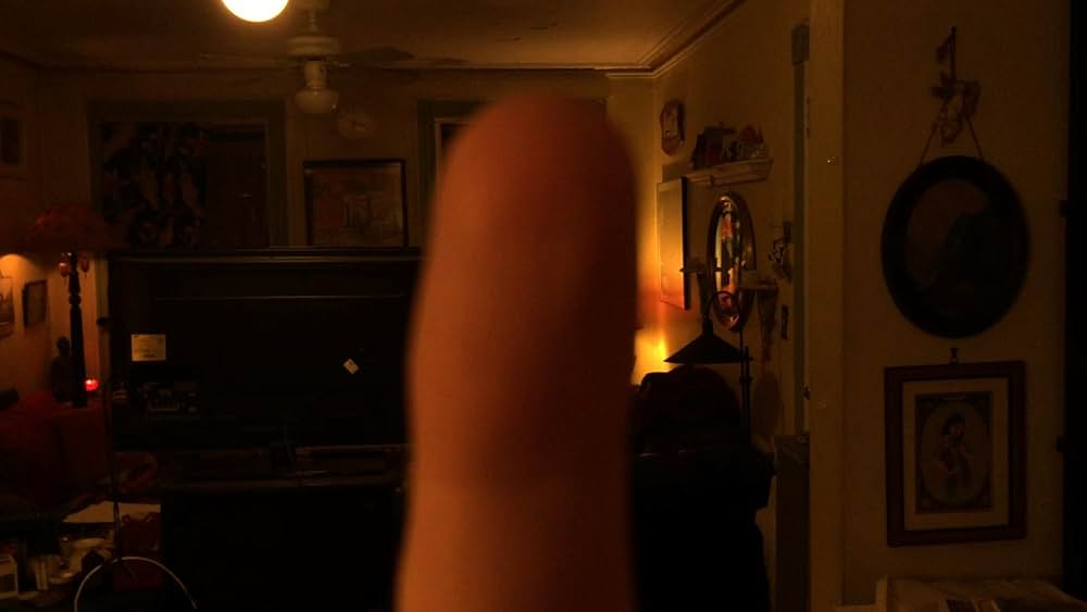 Attack of the Giant Blurry Finger（原題）の写真