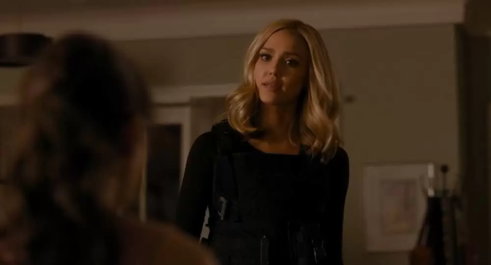 ベアリー・リーサルの画像