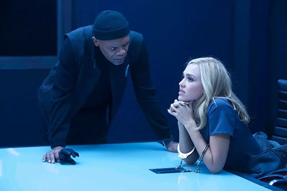 ベアリー・リーサルの画像