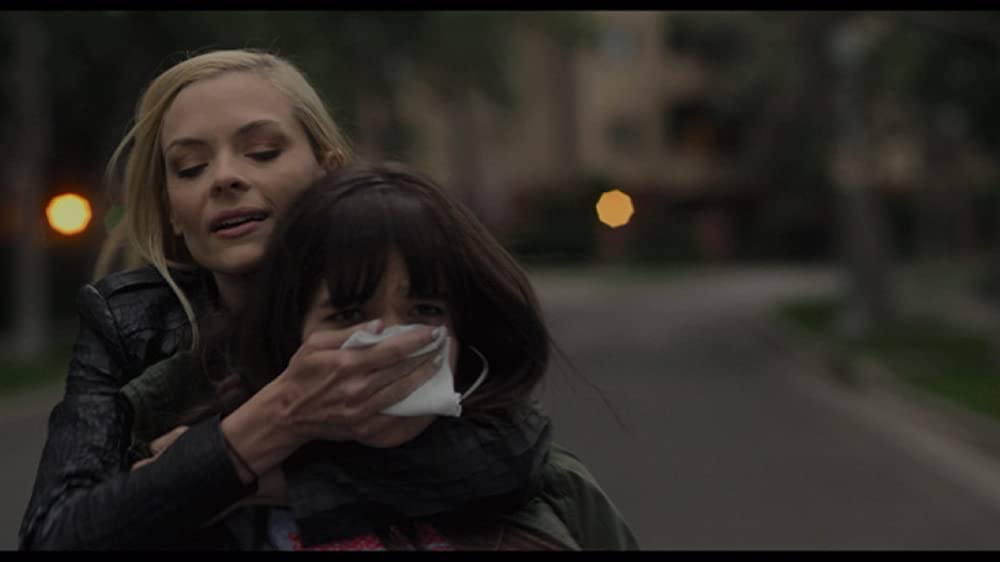 ベアリー・リーサルの画像