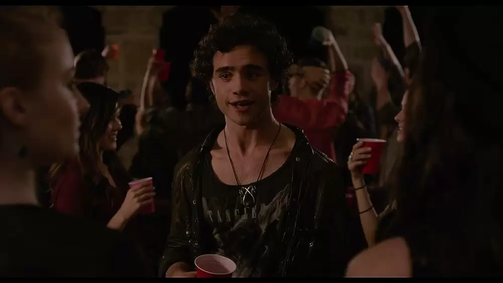 ベアリー・リーサルの画像