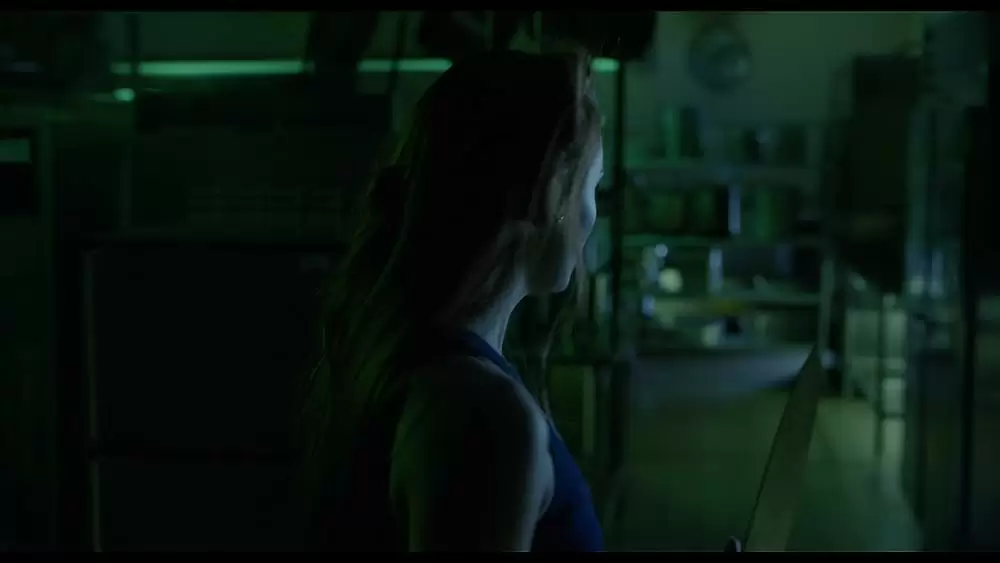 ベアリー・リーサルの画像