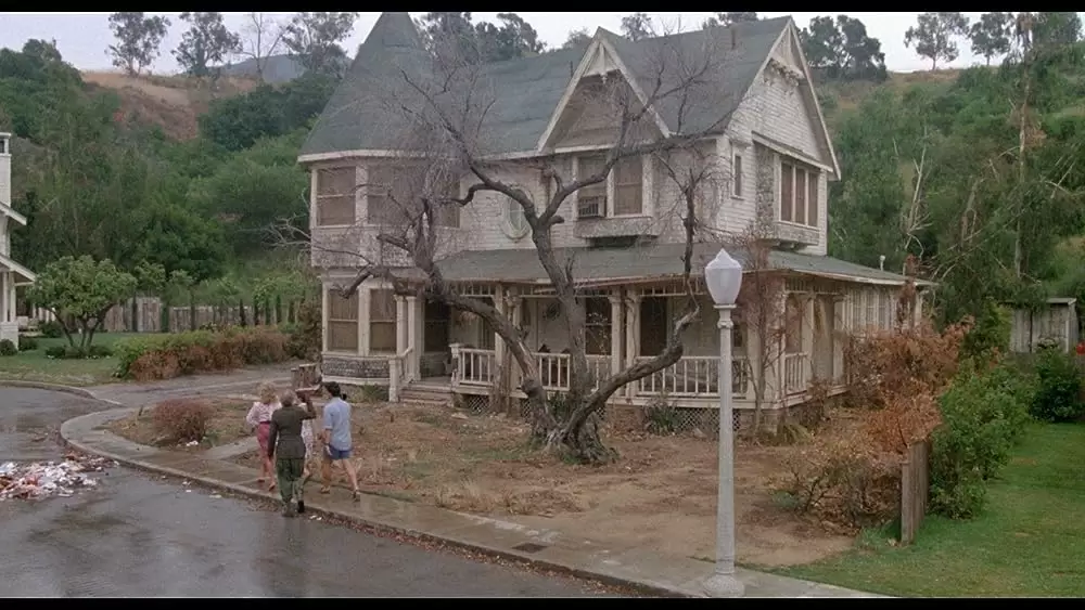 「メイフィールドの怪人たち」の画像