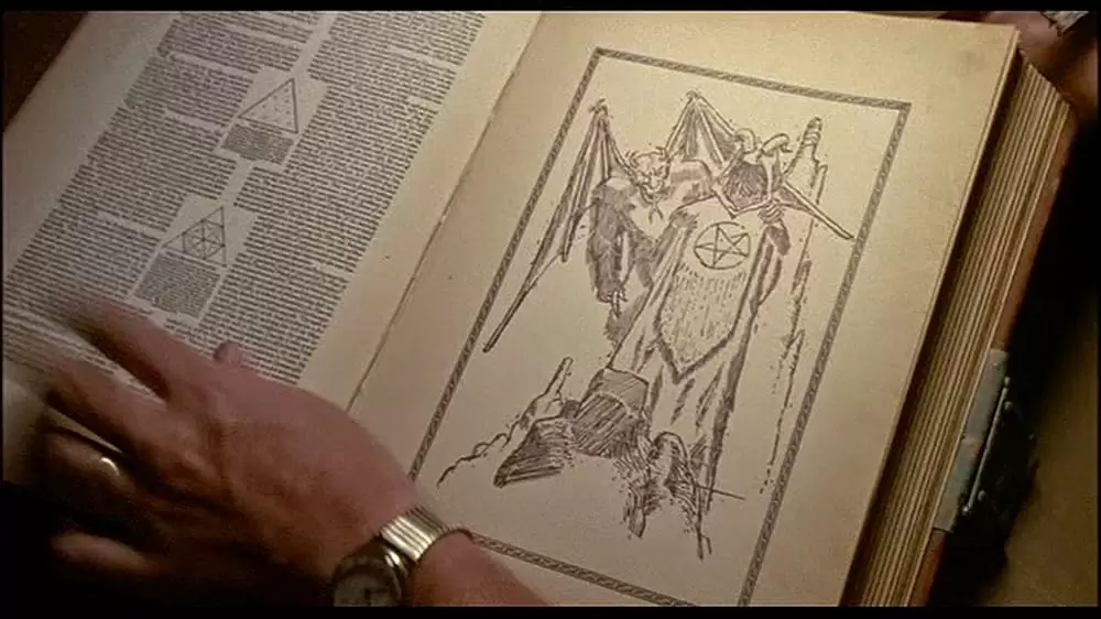 「メイフィールドの怪人たち」の画像