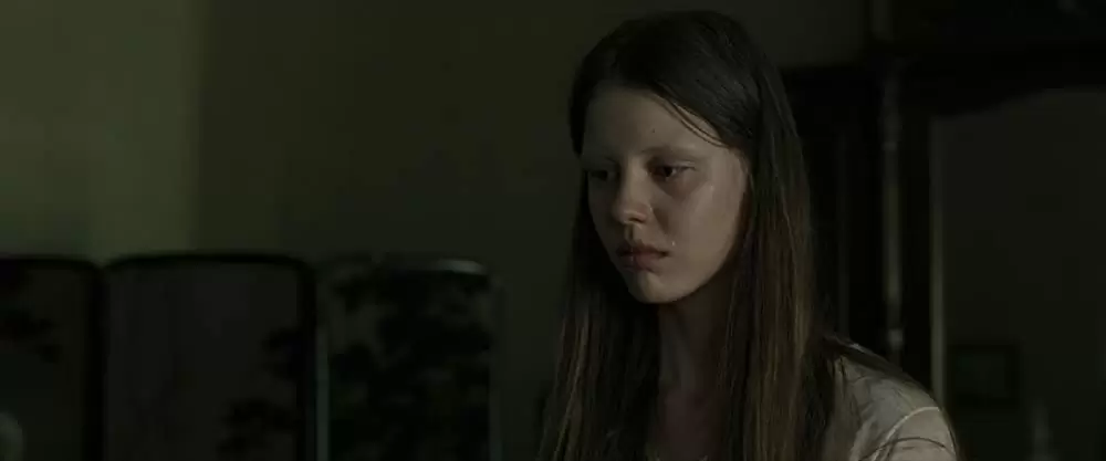 「マローボーン家の掟」ミア・ゴスの画像