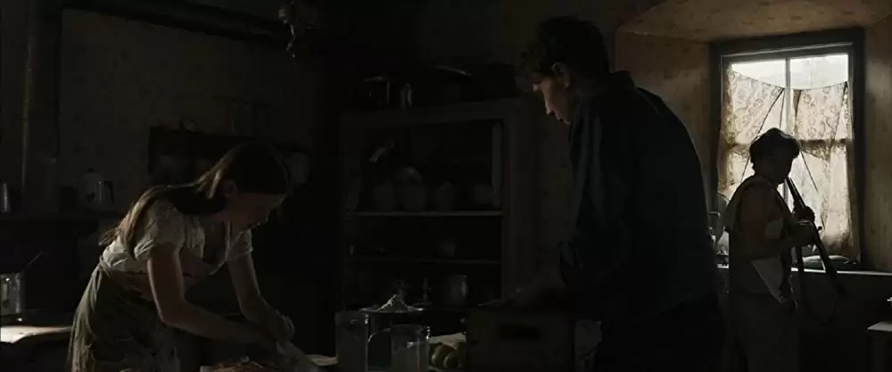 「マローボーン家の掟」ジョージ・マッケイ & ミア・ゴス & チャーリー・ヒートンの画像