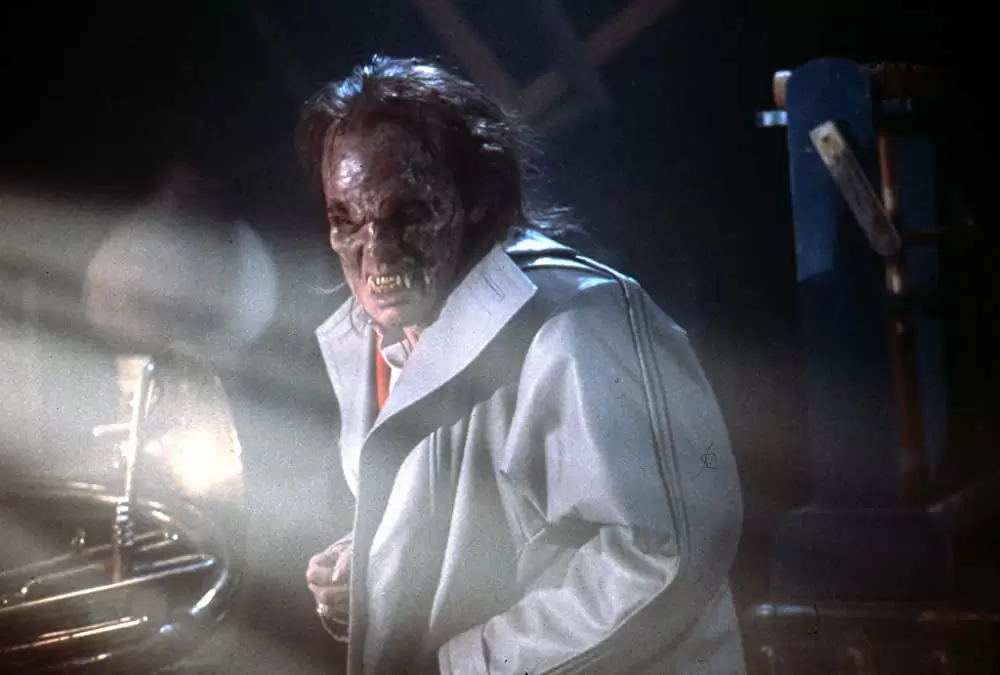 「フライトナイト」クリス・サランドンの画像