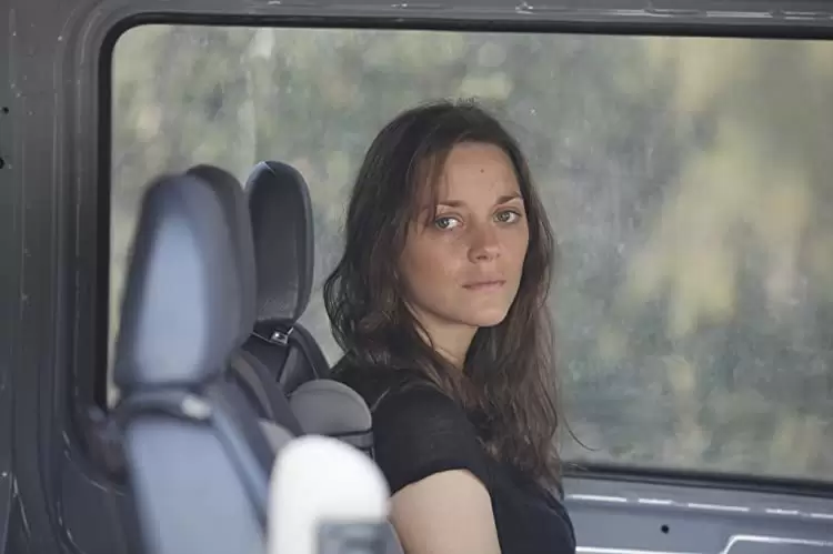 君と歩く世界の画像