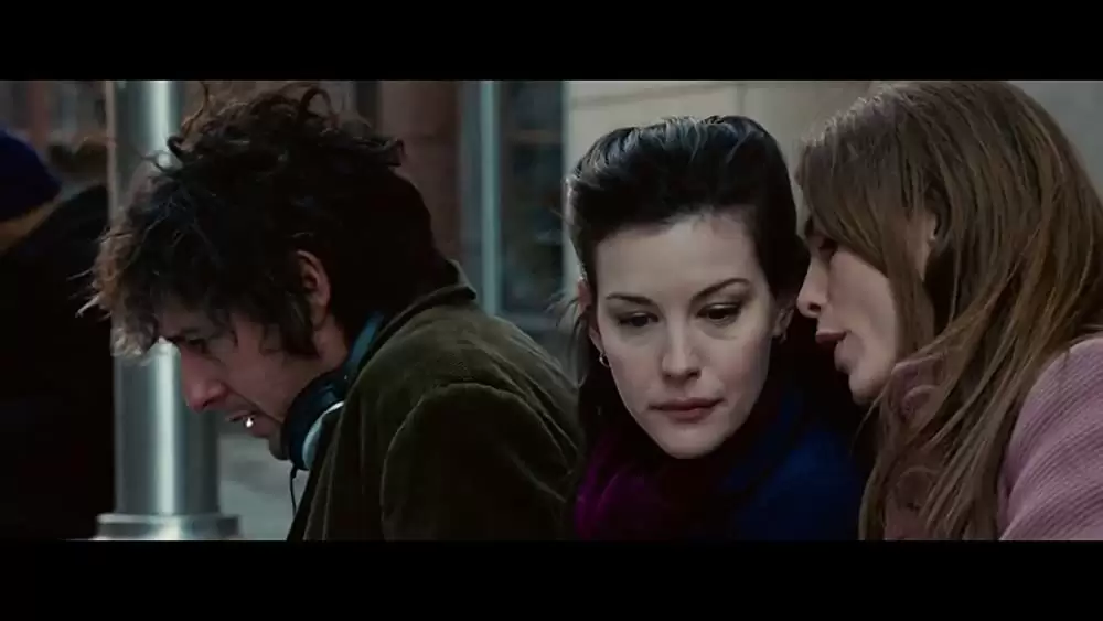 「再会の街で」リブ・タイラー & アダム・サンドラー & サフロン・バロウズの画像