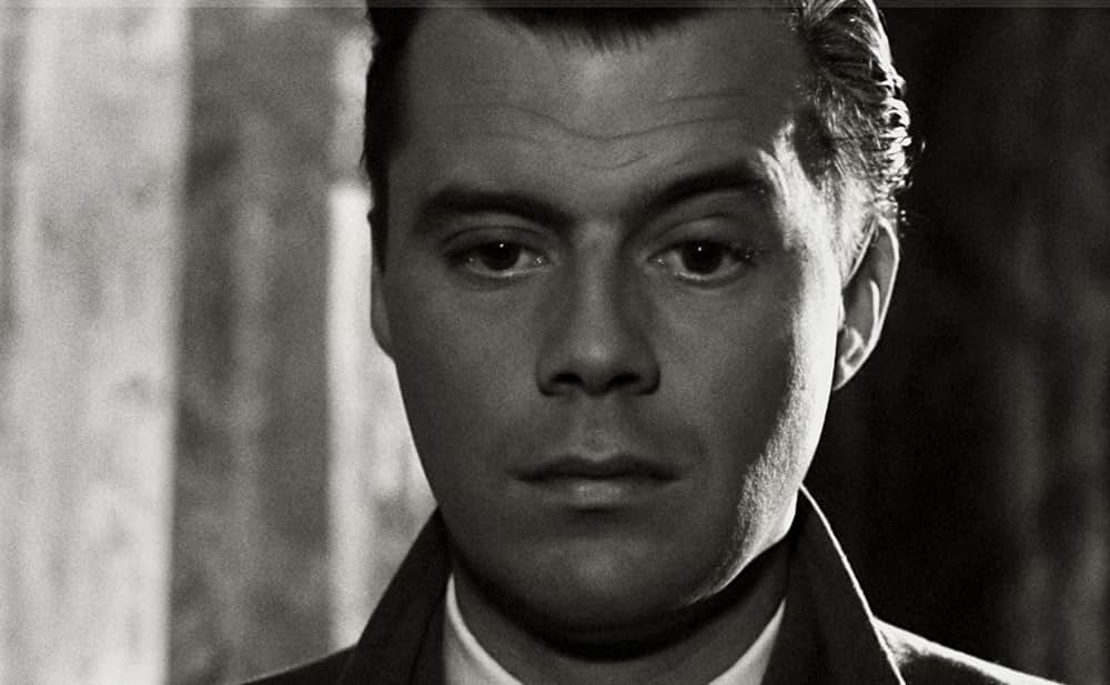 Cast a Dark Shadow（原題）の画像