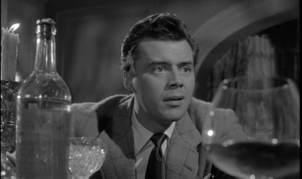 Cast a Dark Shadow（原題）の画像