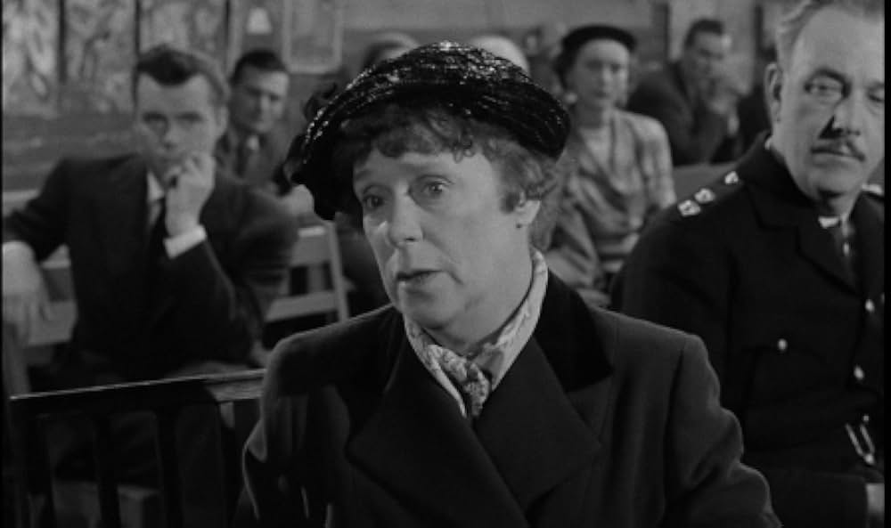 Cast a Dark Shadow（原題）の画像