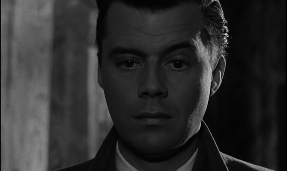 Cast a Dark Shadow（原題）の画像