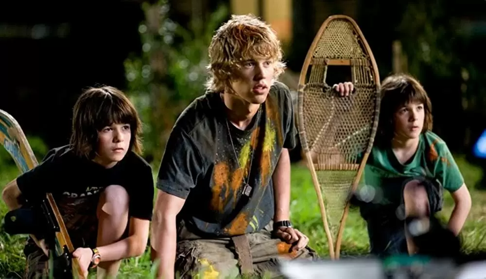 「屋根裏のエイリアン」オースティン・バトラー & Henri Young & Regan Youngの画像