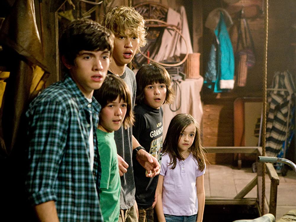 屋根裏のエイリアンの画像