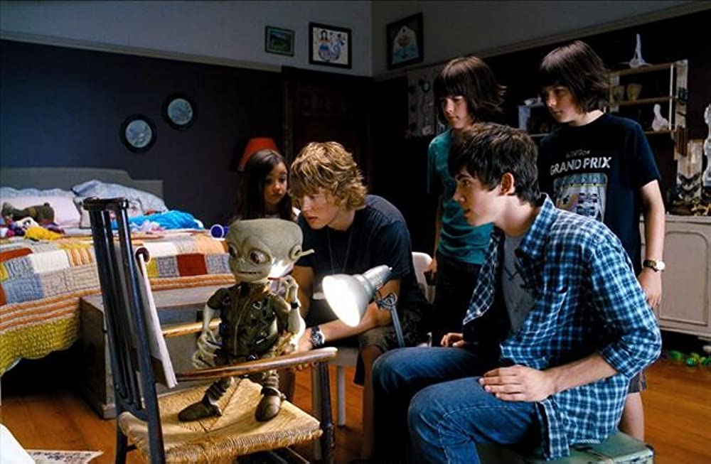 屋根裏のエイリアンの画像