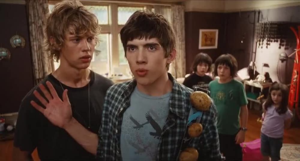 屋根裏のエイリアンの画像