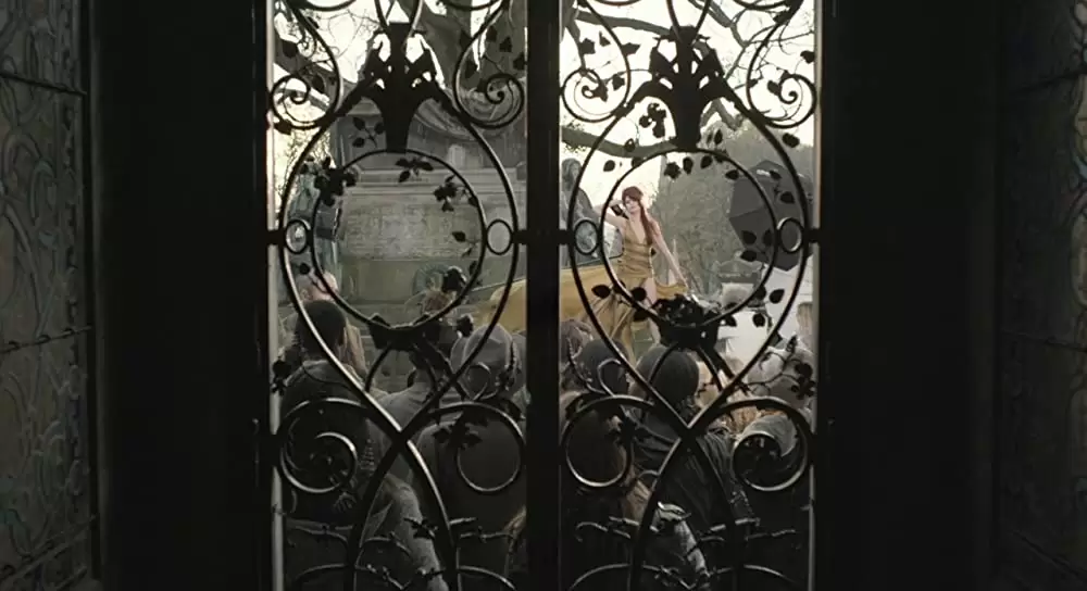 「ホーリー・モーターズ」エバ・メンデスの画像