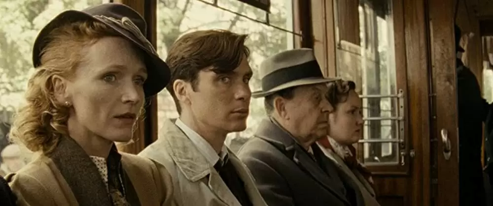 「ハイドリヒを撃て！「ナチの野獣」暗殺作戦」アンナ・ガイスレロバー & キリアン・マーフィの画像