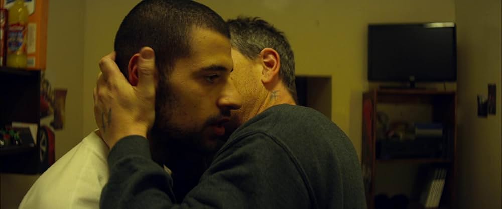 名もなき塀の中の王の画像