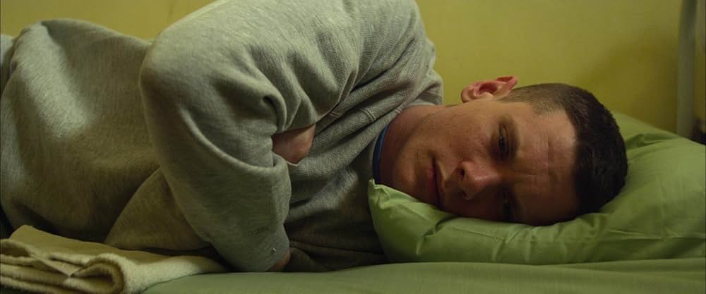 名もなき塀の中の王の画像