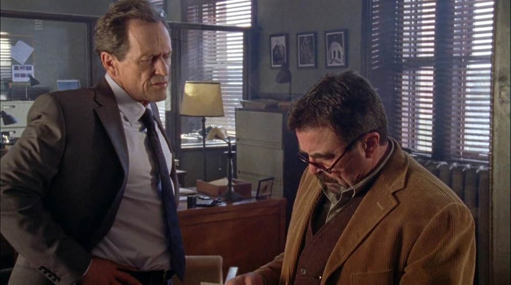 警察署長ジェッシイ・ストーン 非情の影の画像