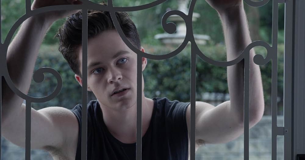 エマニュエル・ベアール 赤と黒の誘惑の画像