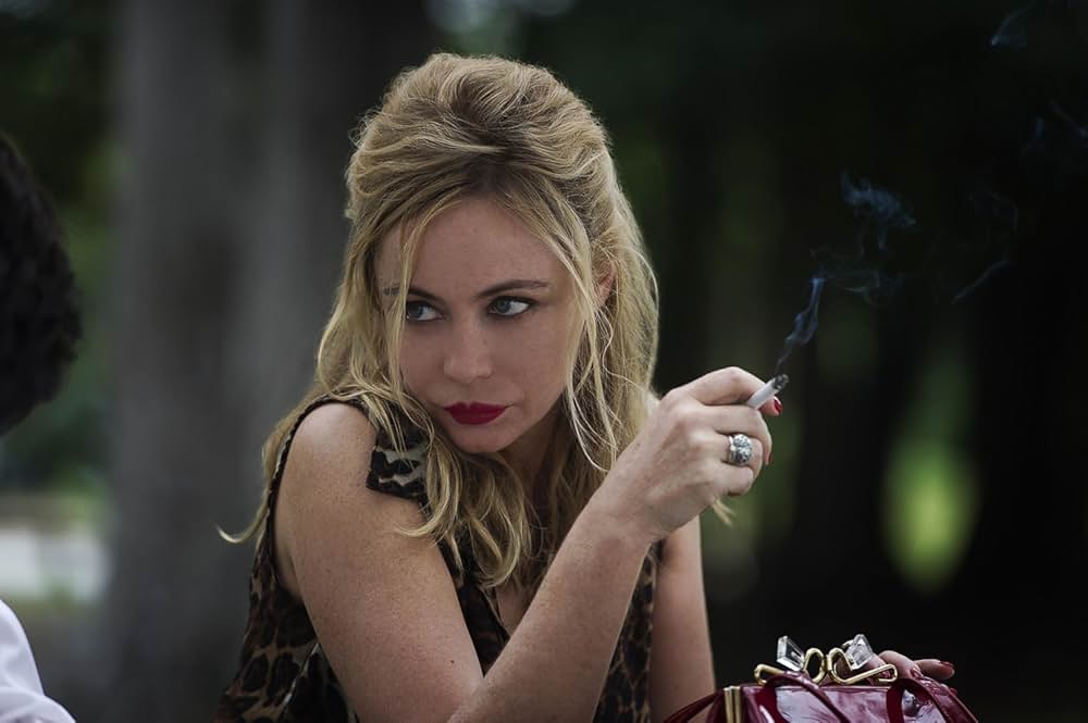 エマニュエル・ベアール 赤と黒の誘惑の画像