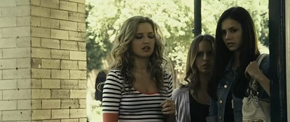 「ザ・ルームメイト」Elena Franklin & Lauren Storm & ニーナ・ドブレフの画像