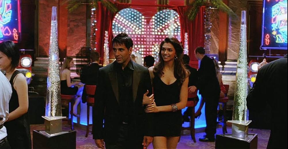 ハウスフル（原題）の画像