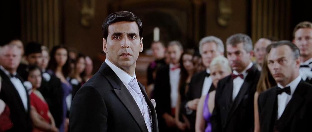 ハウスフル（原題）の画像