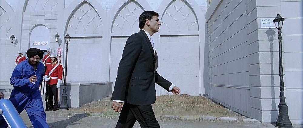 ハウスフル（原題）の画像