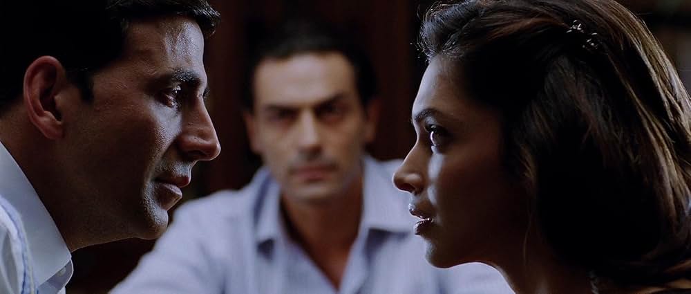 ハウスフル（原題）の画像